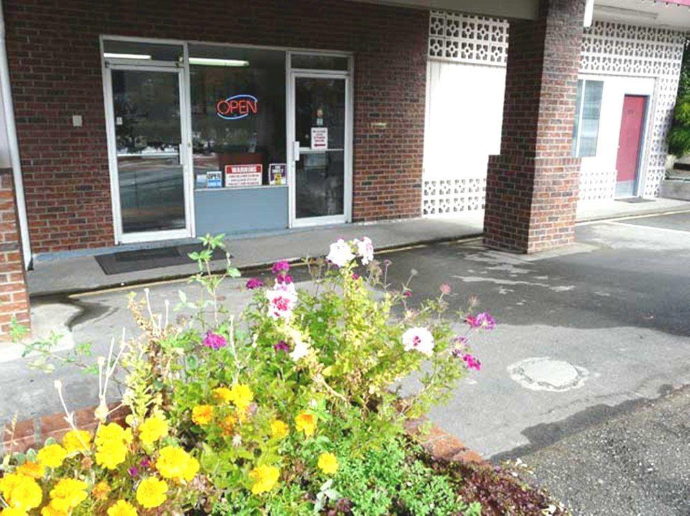 A-1 Alberni Inn Port Alberni Exterior foto